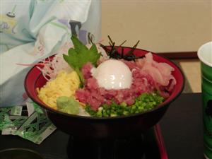 子供たちはネギトロ丼８００円